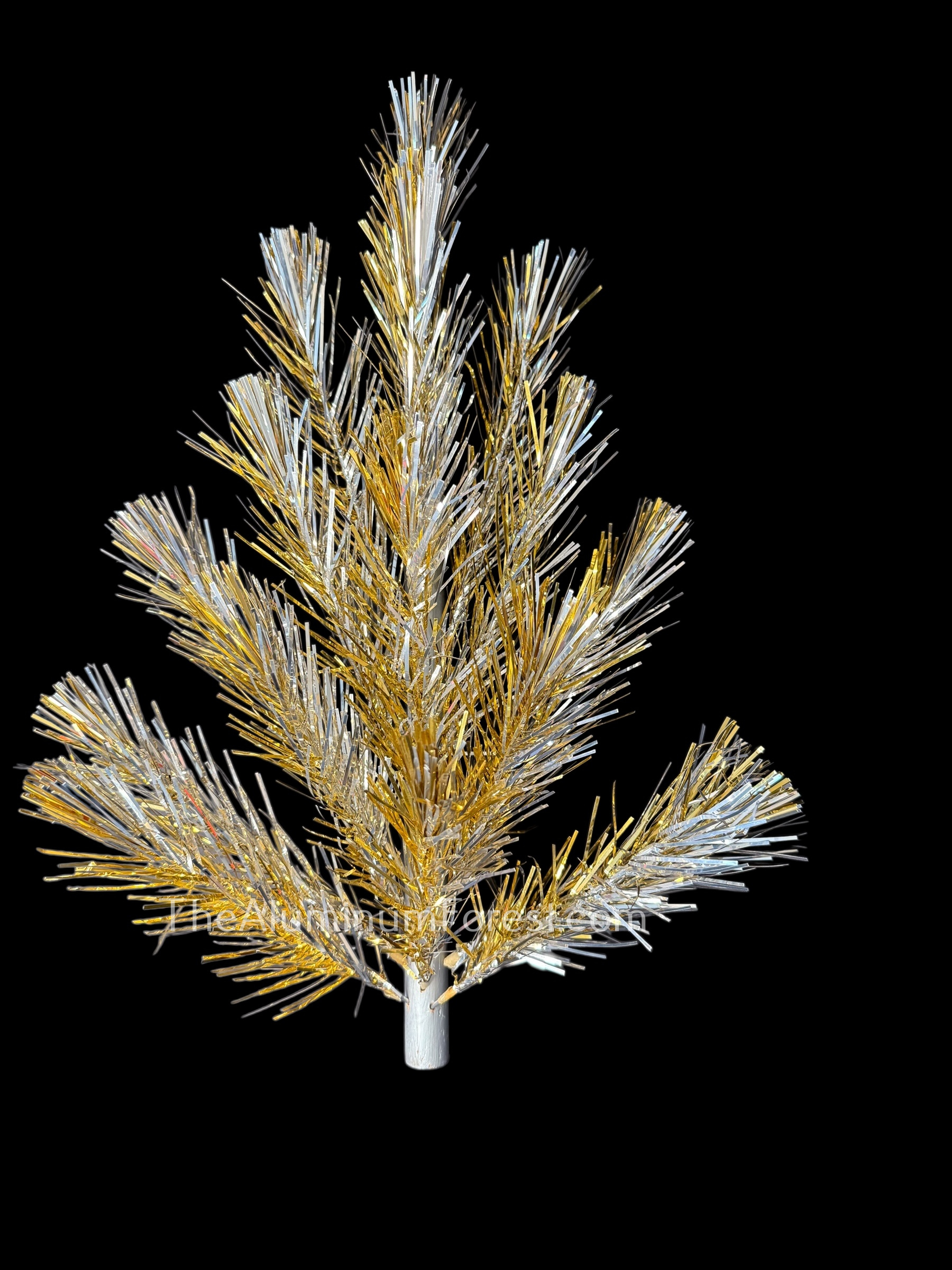 MTCo Wall Tree Gold/Silver Courtesy of Jennifer Jordan Aluminum Christmas Tree