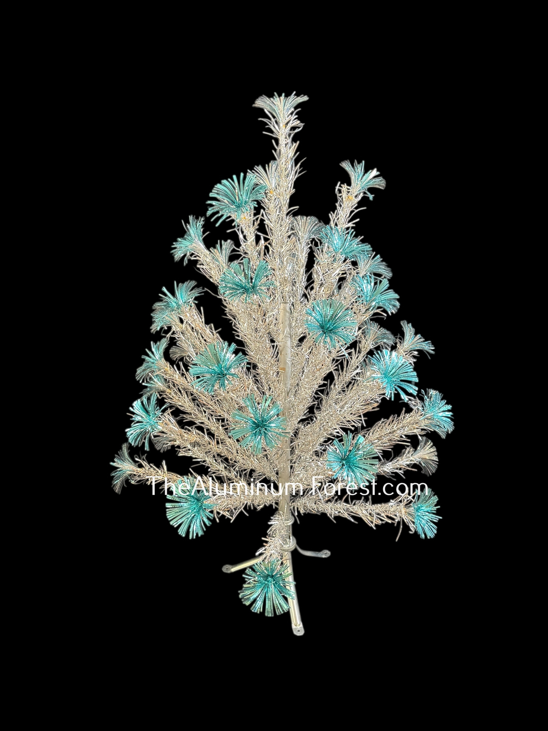 Car-Mac Aqua Pom Aluminum Christmas Tree