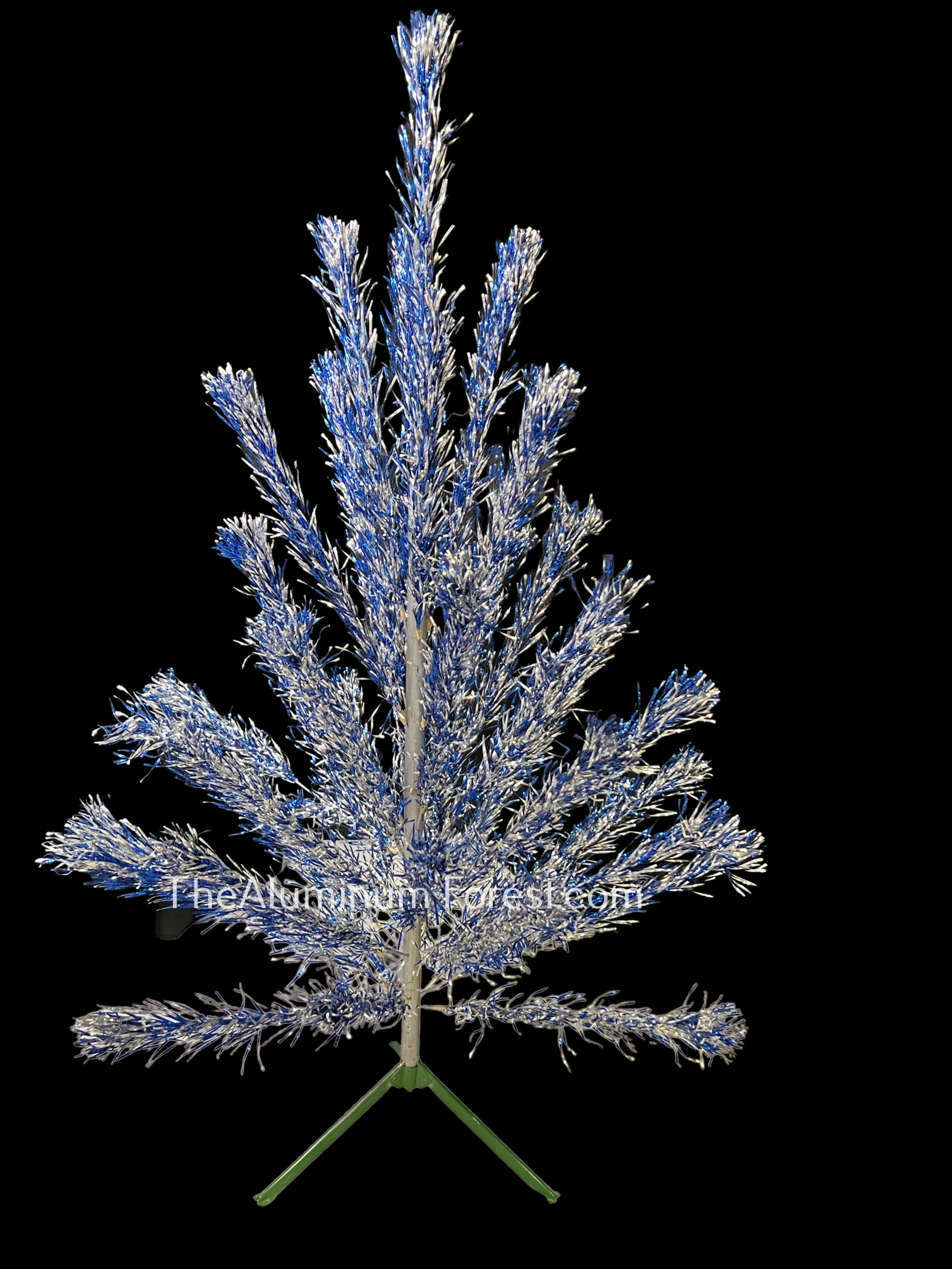 MTCo Silver-Royal Courtesy of The Dave Harms Collection Aluminum Christmas Tree